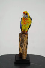 Kleurrijke rosella op sokkel - Afbeelding 7